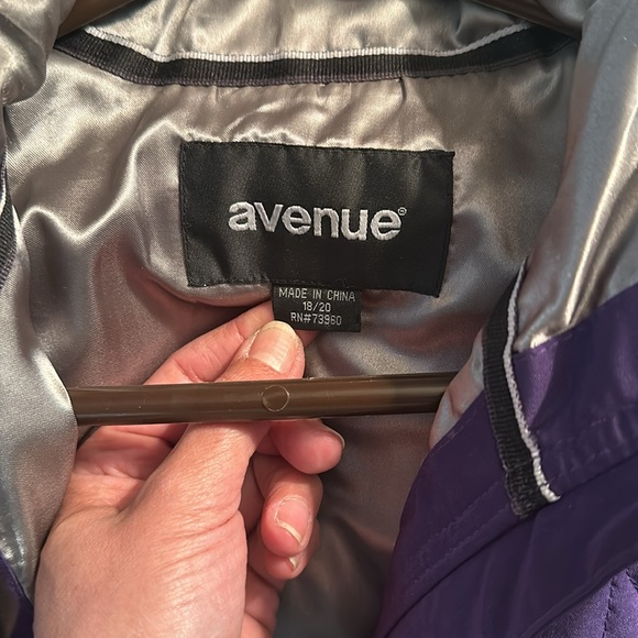 Avenue size 18/20 purple quilted vest zippered with zip pockets silver interior - Picture 2 of 5